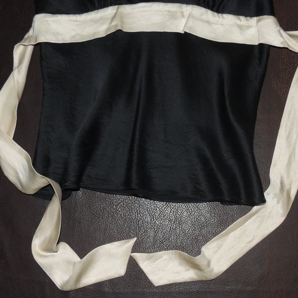 Isaac Mizrahi Fitted Black and White Belted Tie Back Shell - Picture 3 of 4